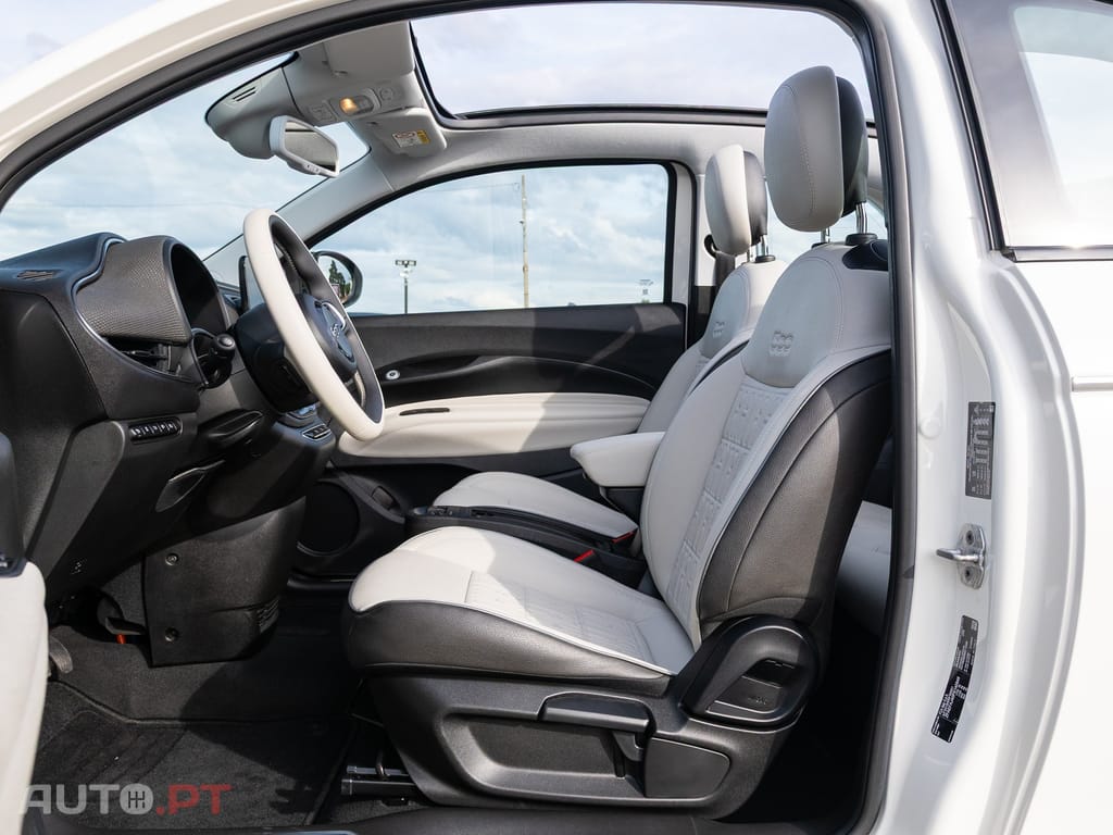 Fiat 500e 42kWh la Prima (by Bocelli)