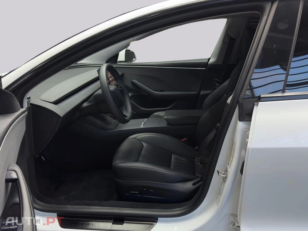 Tesla Model 3 Standard RWD