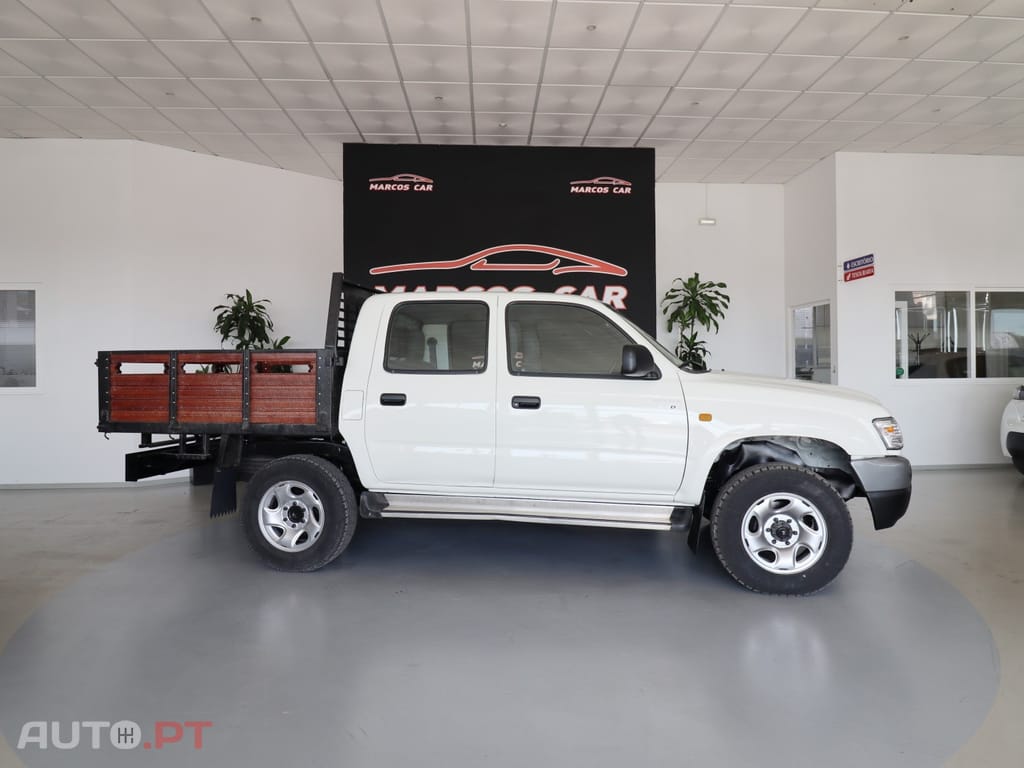 Toyota Hilux 2.5 D-4D CE AC