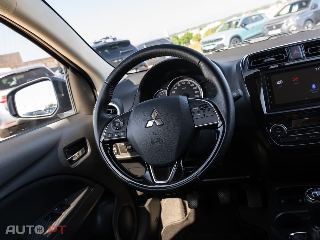 Mitsubishi Space Star 1.2 Intense Connect Edition