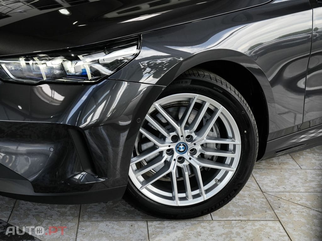BMW i5 eDrive40