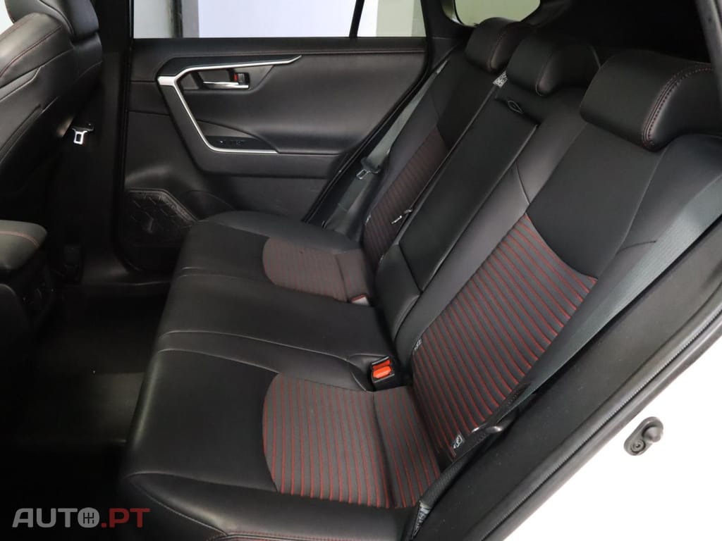 Toyota RAV4  2.5 HDF Plug-in Lounge AWD-i