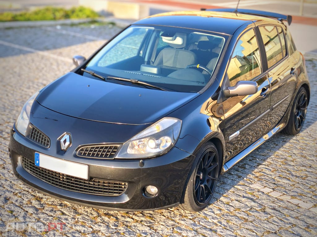 Renault Clio Dynamique S Look RS