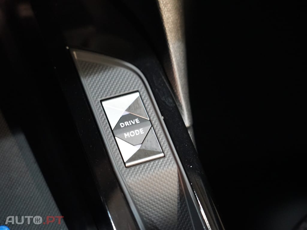 DS DS3 Crossback E-Tense Performance Line