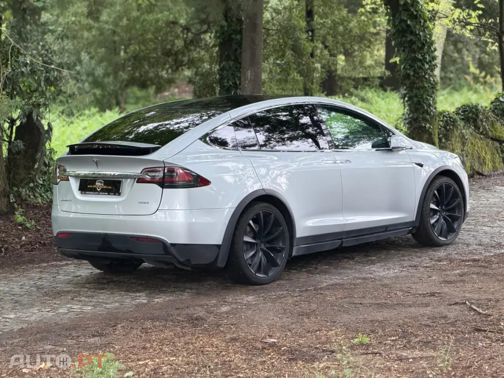 Tesla Model X 100D
