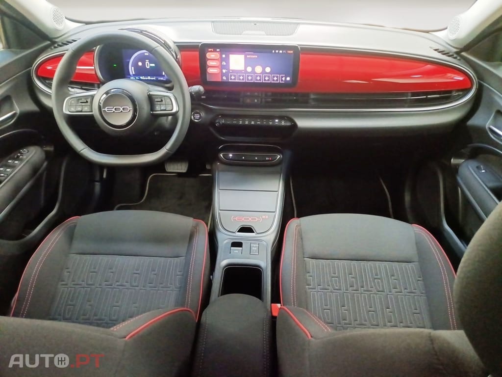 Fiat 600e 54 kWh (RED)