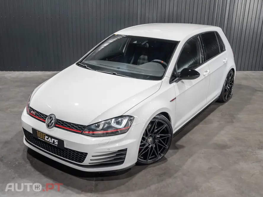 Volkswagen Golf GTI Performance BlueMotion DSG