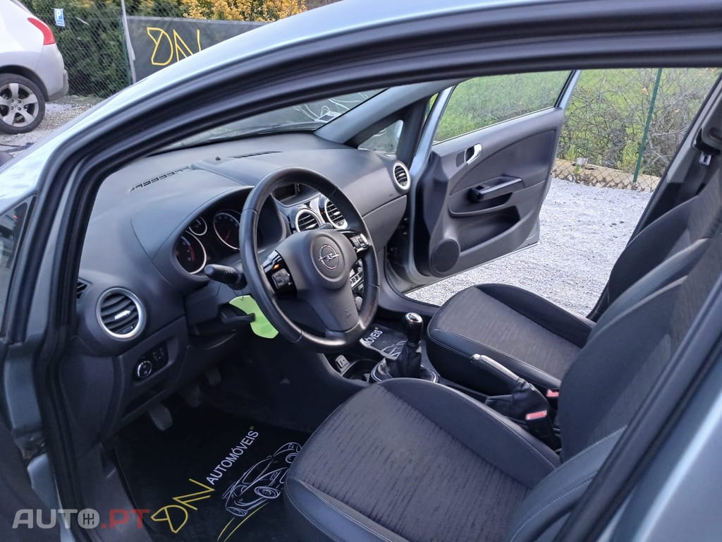 Opel Corsa 1.2 Enjoy
