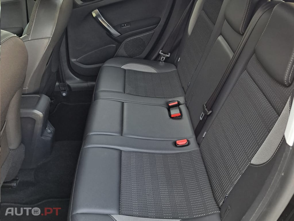 Peugeot 2008 ALLURE 1.6 HDI 75