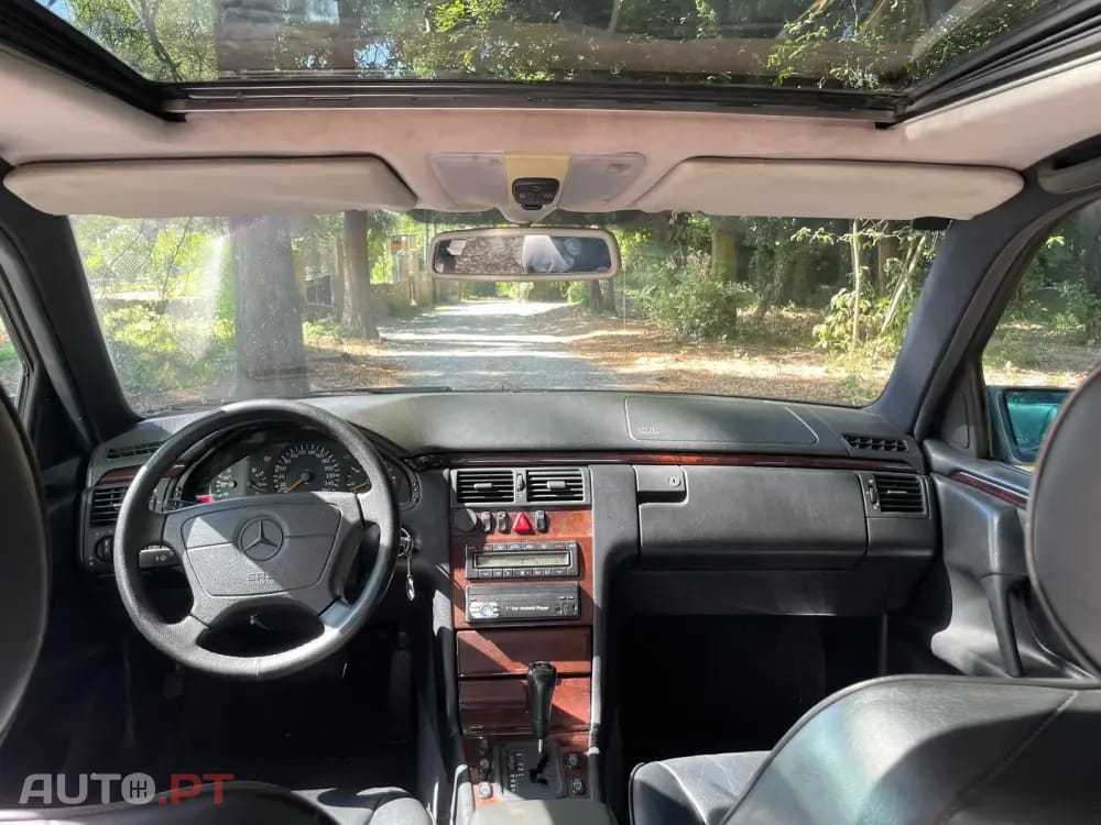 Mercedes-Benz E 300 TD Classic