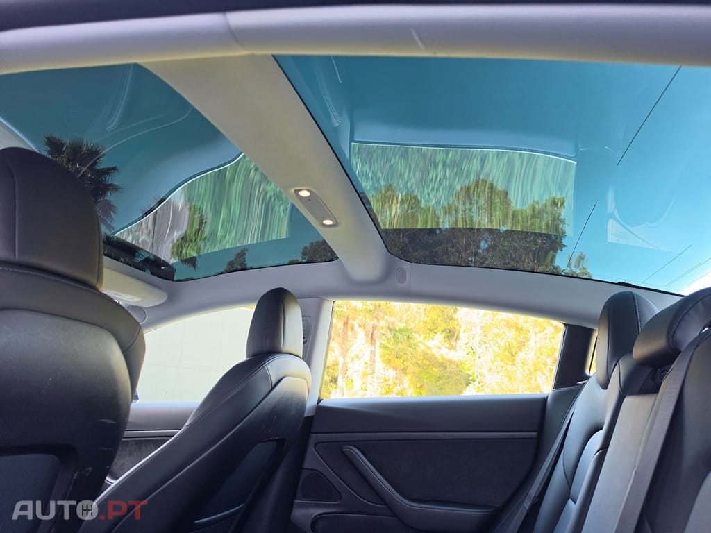 Tesla Model 3 Standard Range Plus RWD — fotografia 10