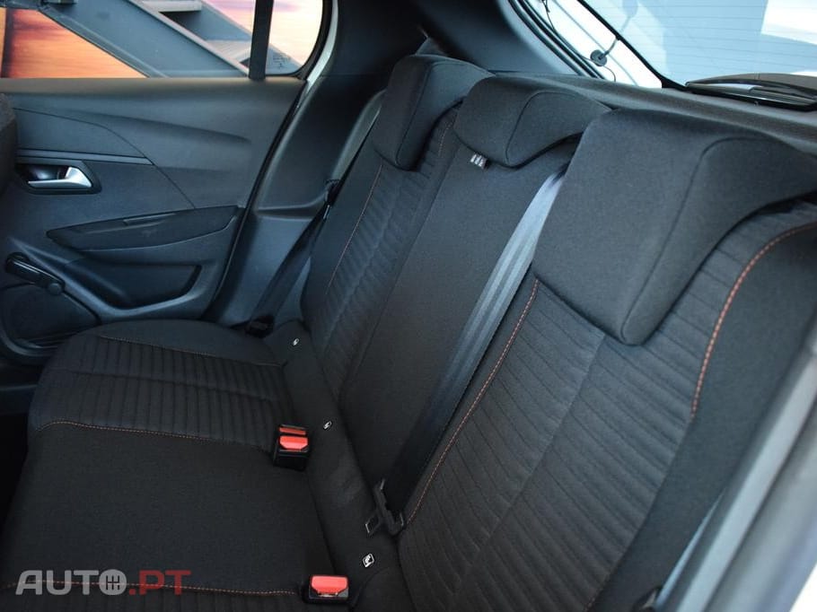 Peugeot E-208 50 kWh Active