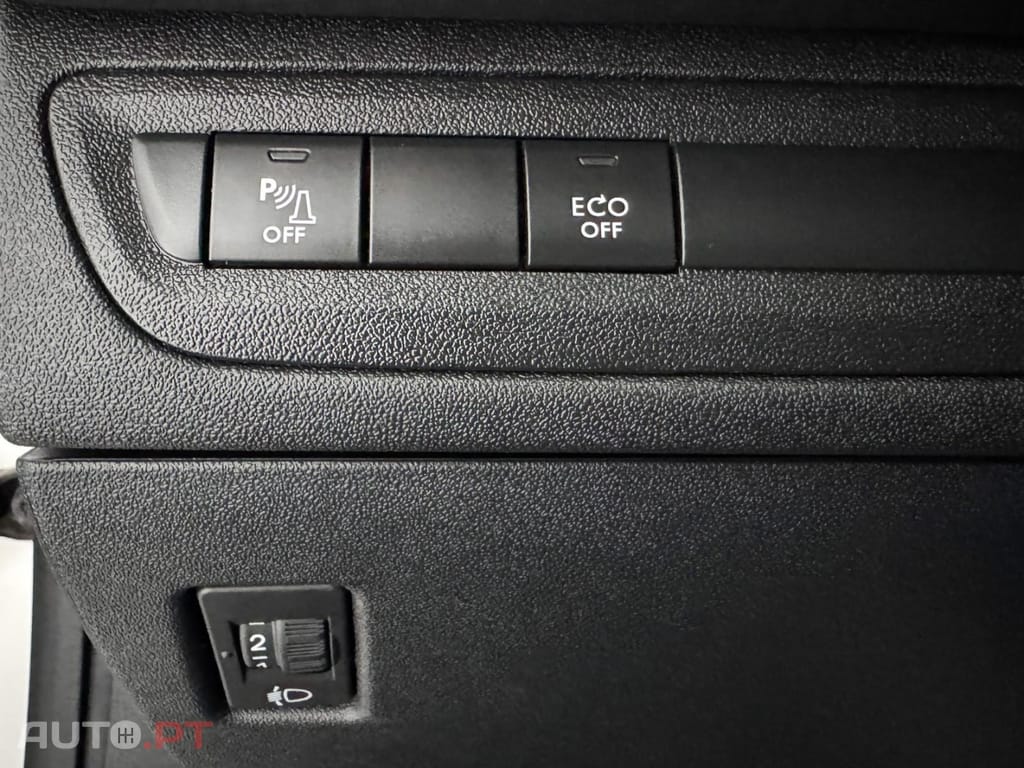 Peugeot 2008 1.2 PureTech Signature