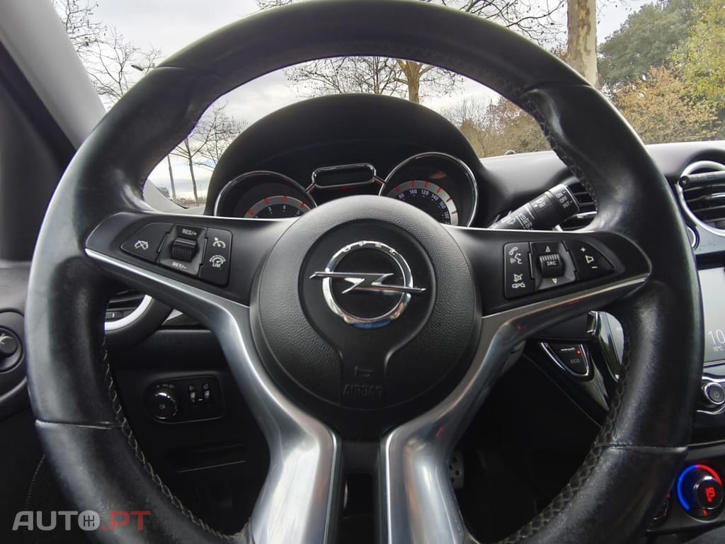 Opel Adam 1.0 T Black Jack