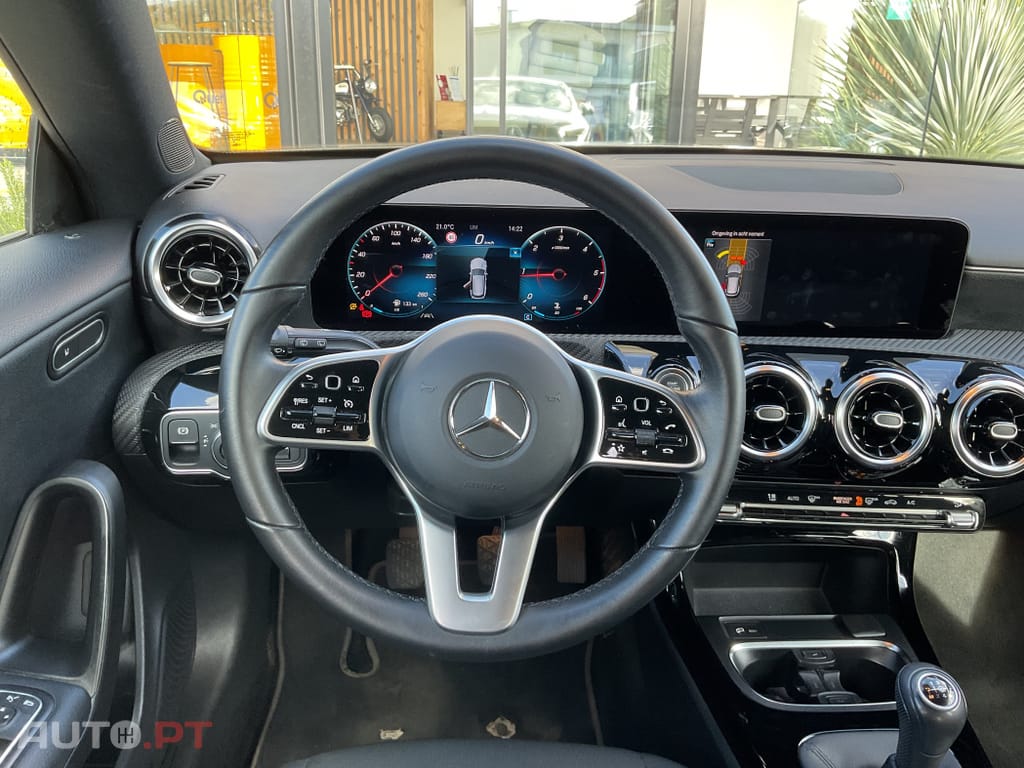 Mercedes-Benz CLA 180 d Shooting Brake Business Solutions