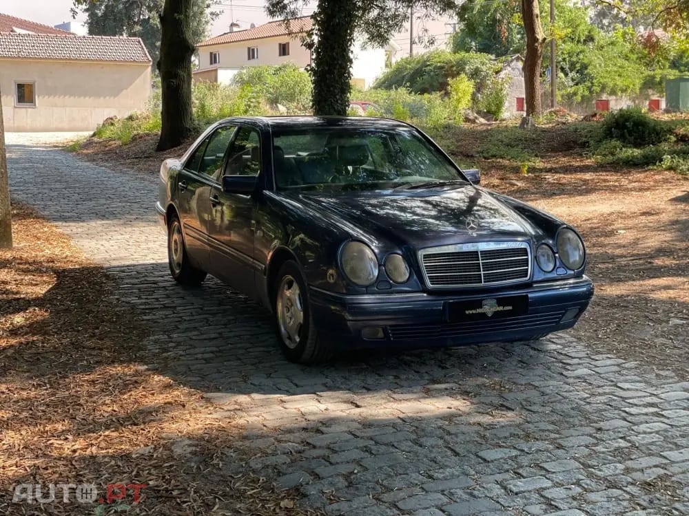 Mercedes-Benz E 300 TD Classic