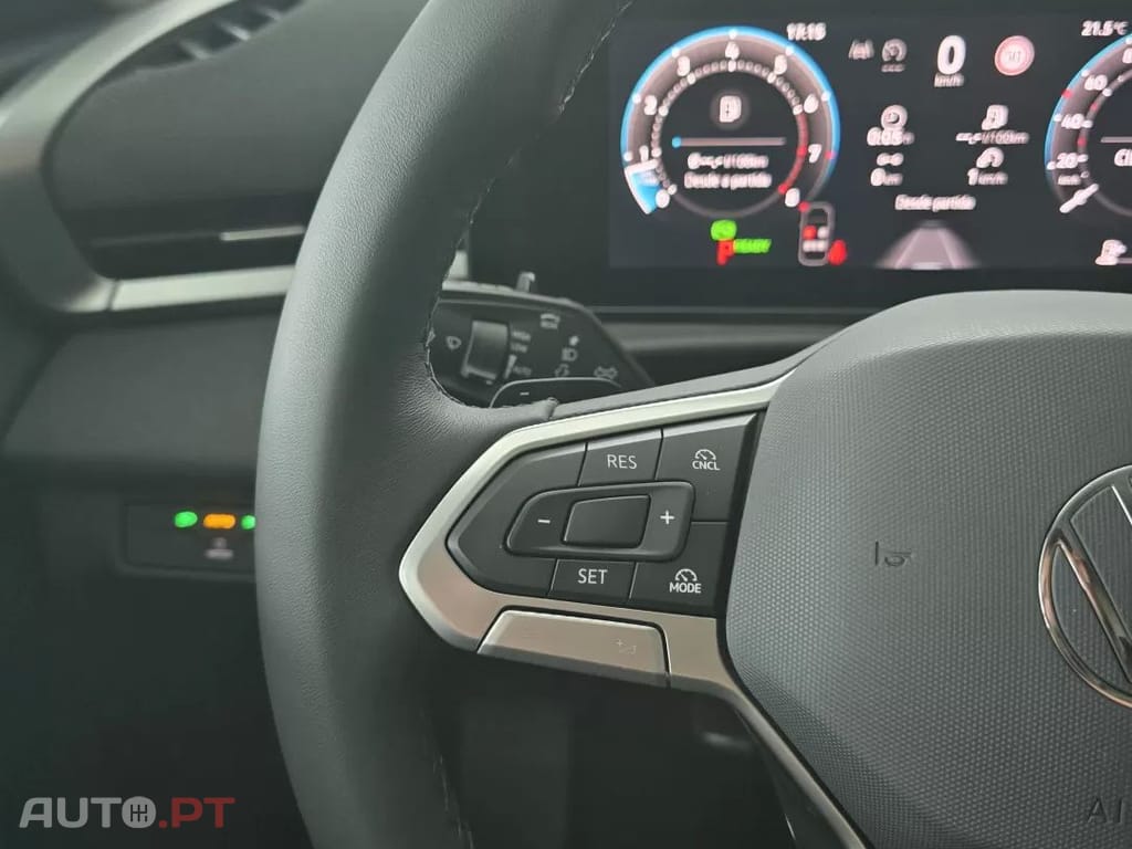 Volkswagen T-Roc 1.5 eTSI Trend DSG