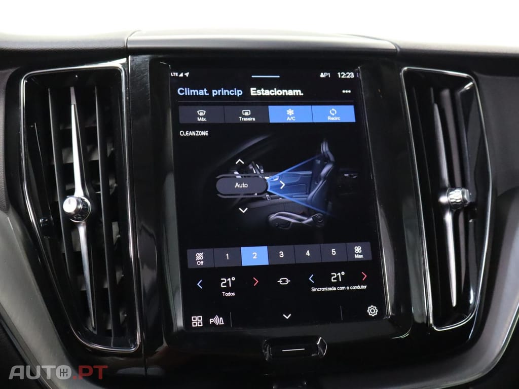 Volvo XC60 2.0 T6 AWD PHEV Inscription Auto