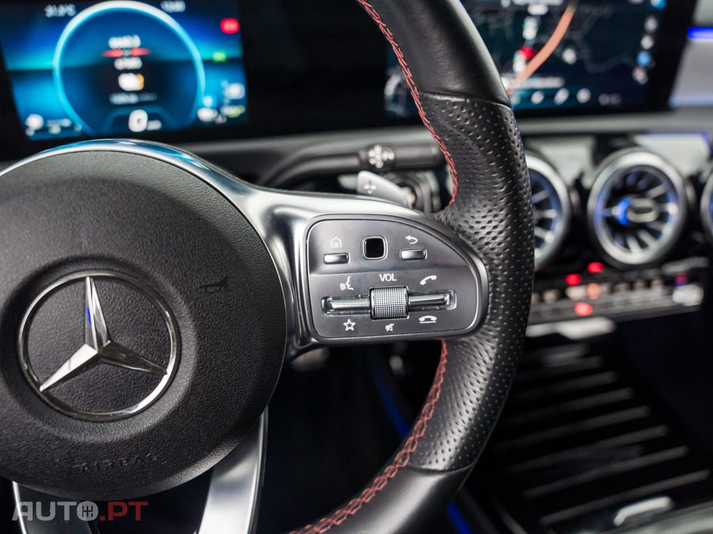 Mercedes-Benz A 250 e AMG Line