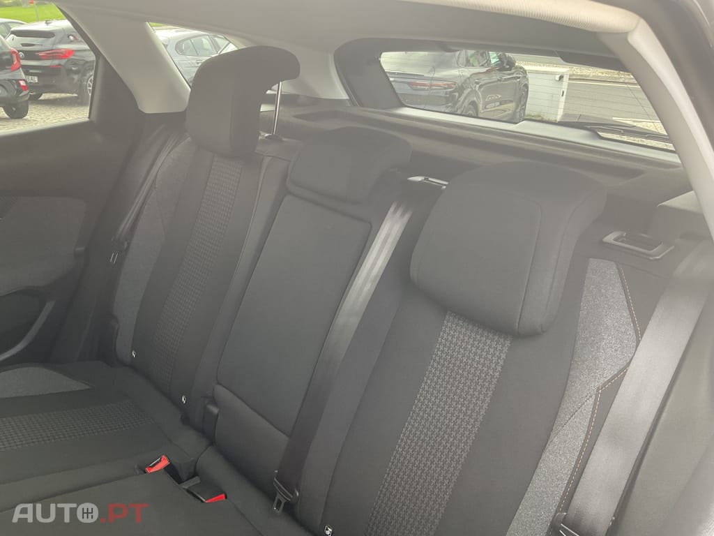 Peugeot 3008 1.5 BlueHDi Active