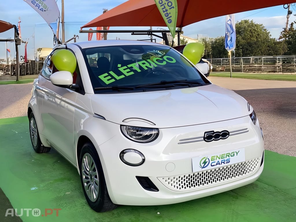 Fiat 500e Action
