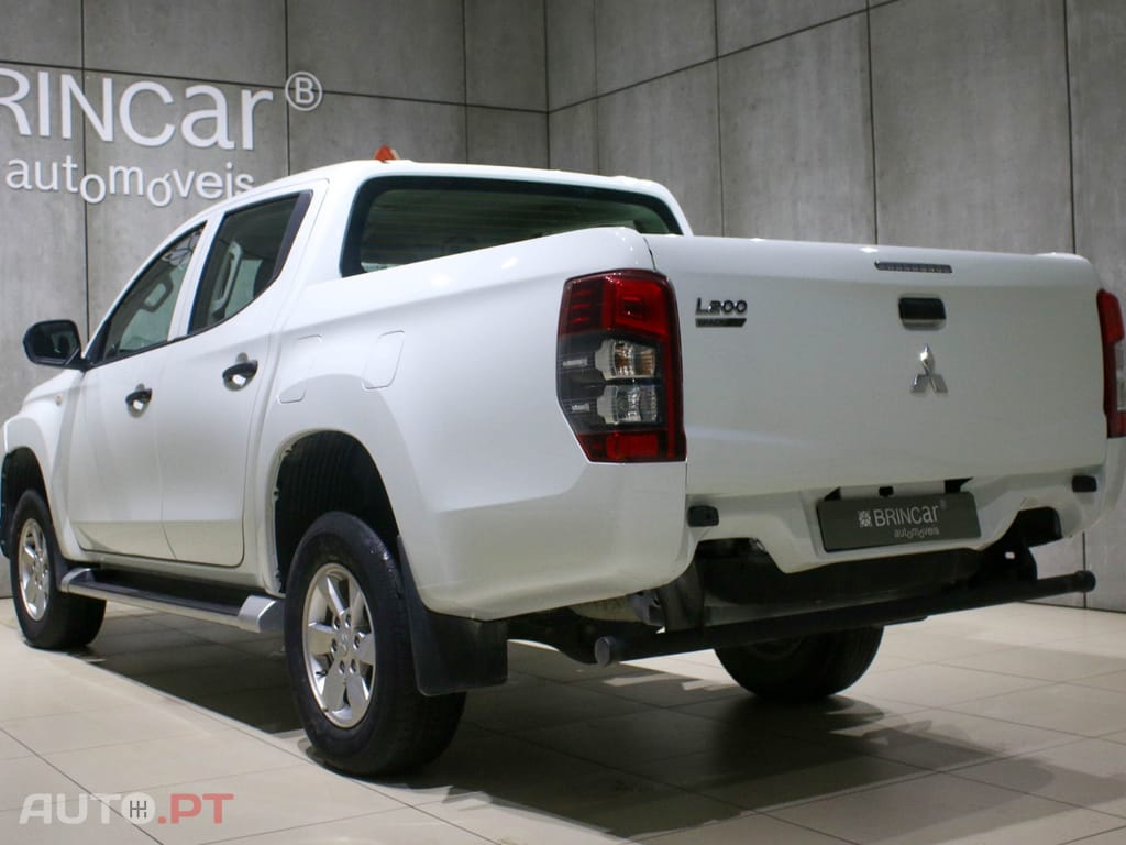 Mitsubishi L200 2.3 DI-D CD Invite 4WD