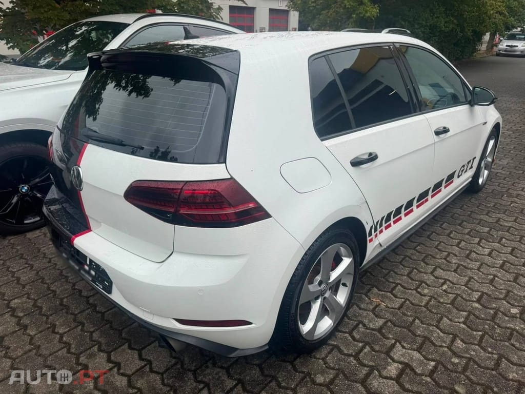 Volkswagen Golf 2.0 TSI GTI