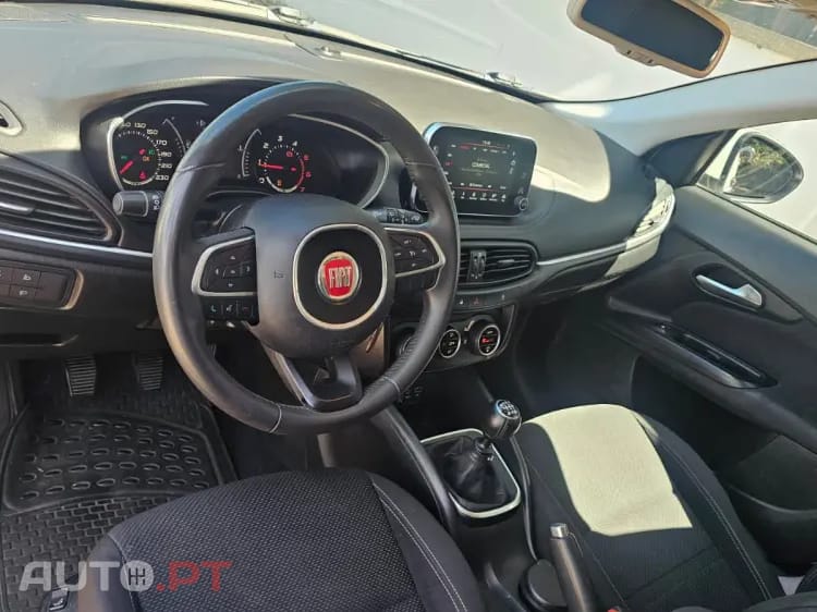 Fiat Tipo 1.6 M-Jet Lounge J17