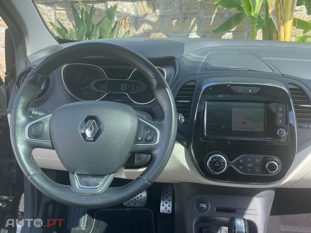 Renault Captur 1.5 dCi Energy Initial Paris