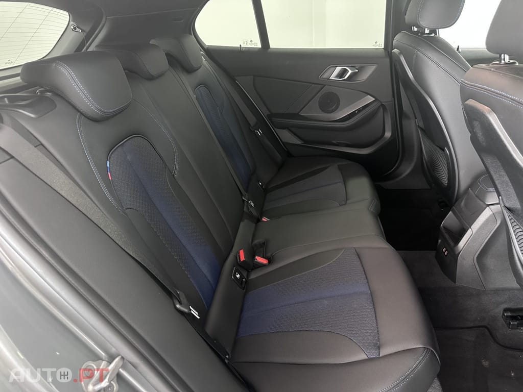BMW 116 d Pack Desportivo M Auto