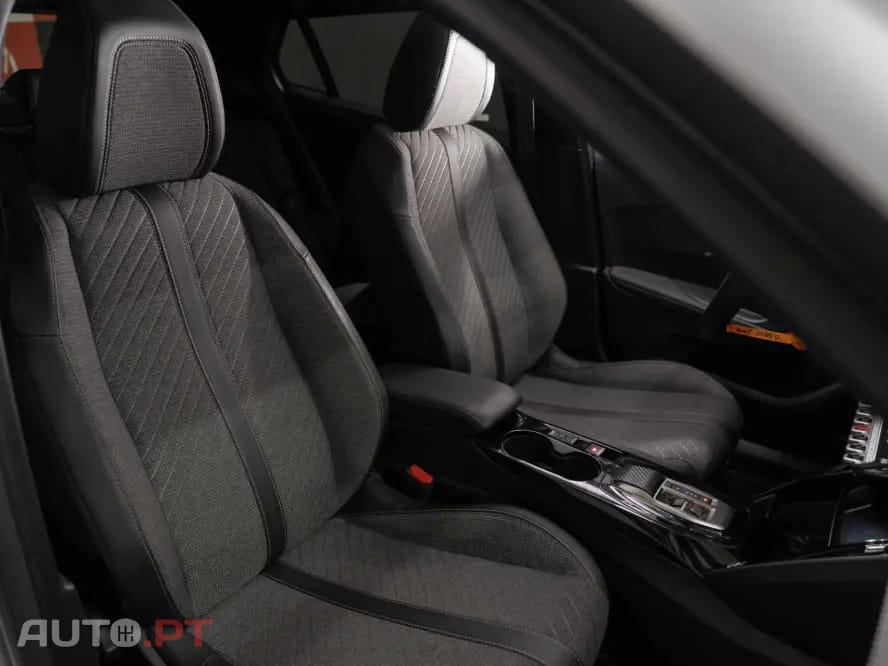 Peugeot E-2008 54 kWh Allure