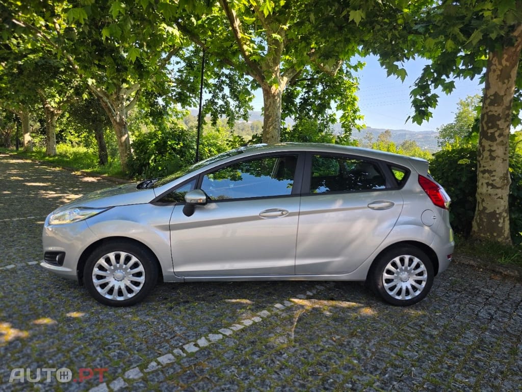Ford Fiesta 1.0 EcoBoost S&S TITANIUM