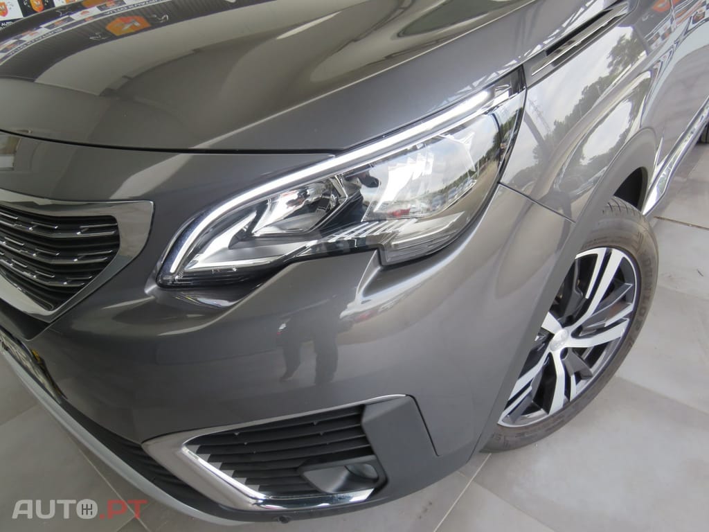 Peugeot 5008 1.5 BlueHDi Allure