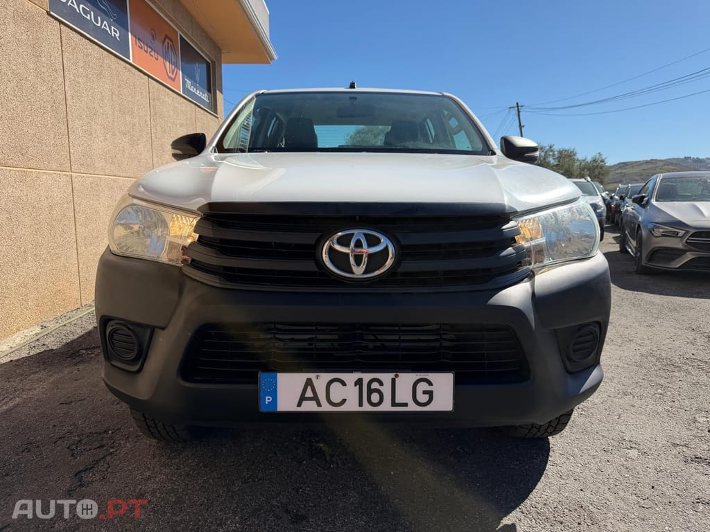 Toyota Hilux 2.4 D-4D 4WD CD Premium Edition