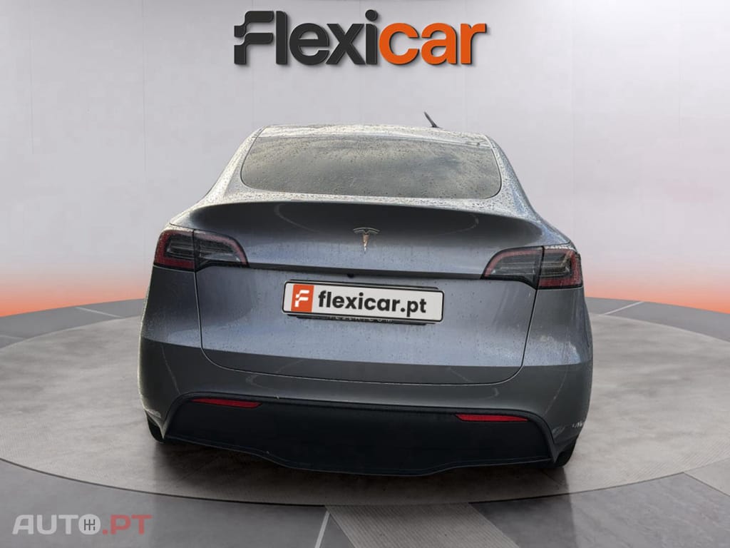 Tesla Model Y Long-Range RWD