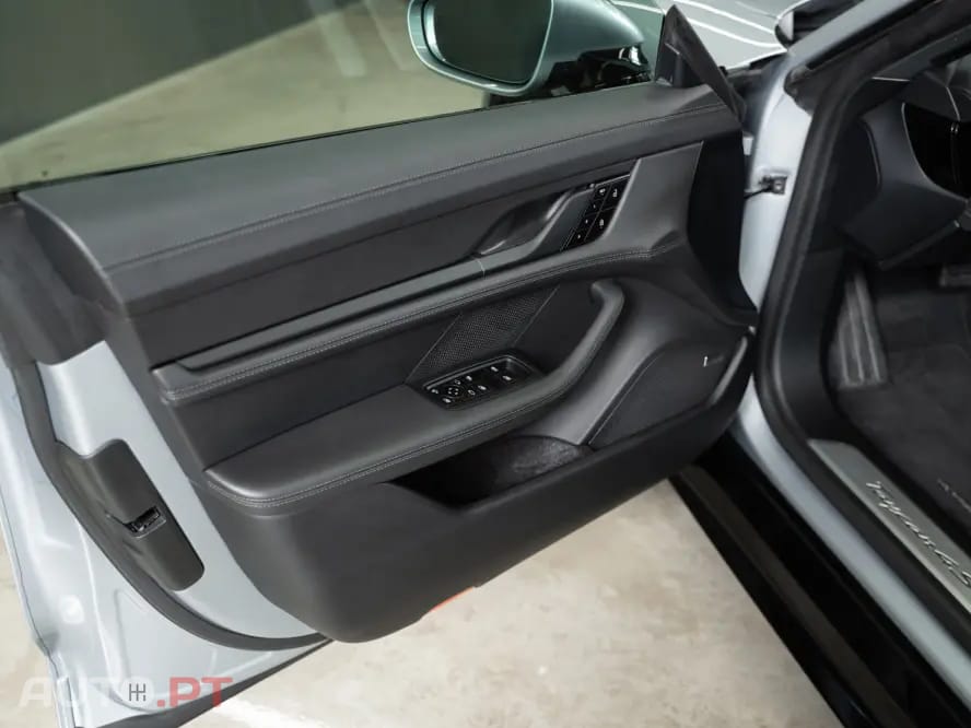 Porsche Taycan 4S