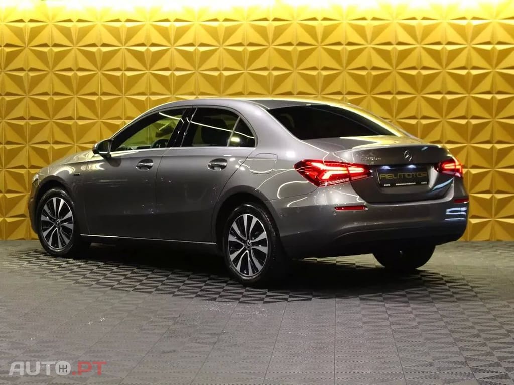Mercedes-Benz A 250 e Progressive