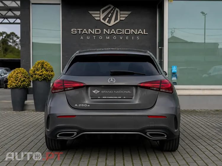 Mercedes-Benz A 250 e AMG Line