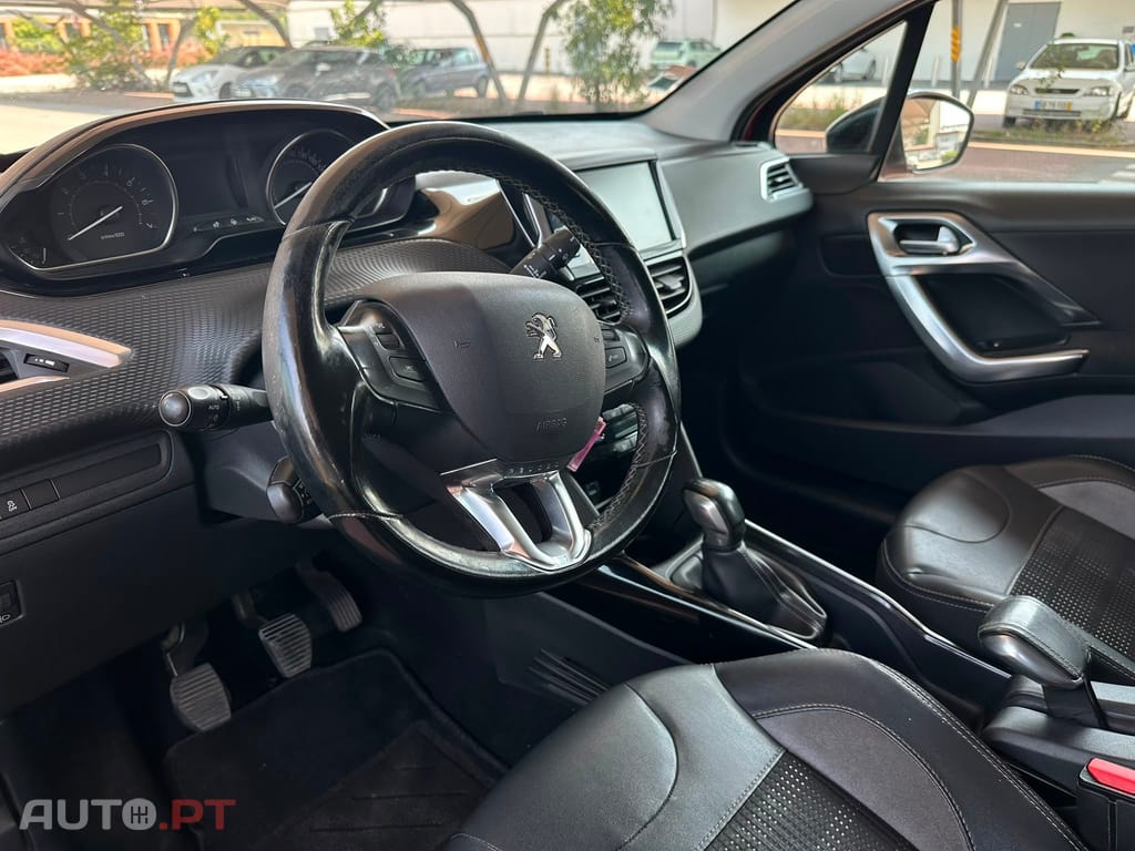 Peugeot 2008 1.2 PureTech Allure
