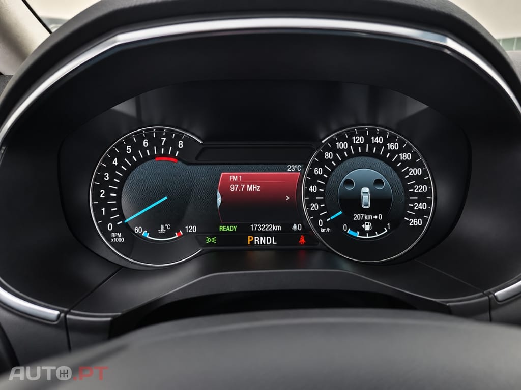 Ford S-Max 2.5 FHEV Titanium
