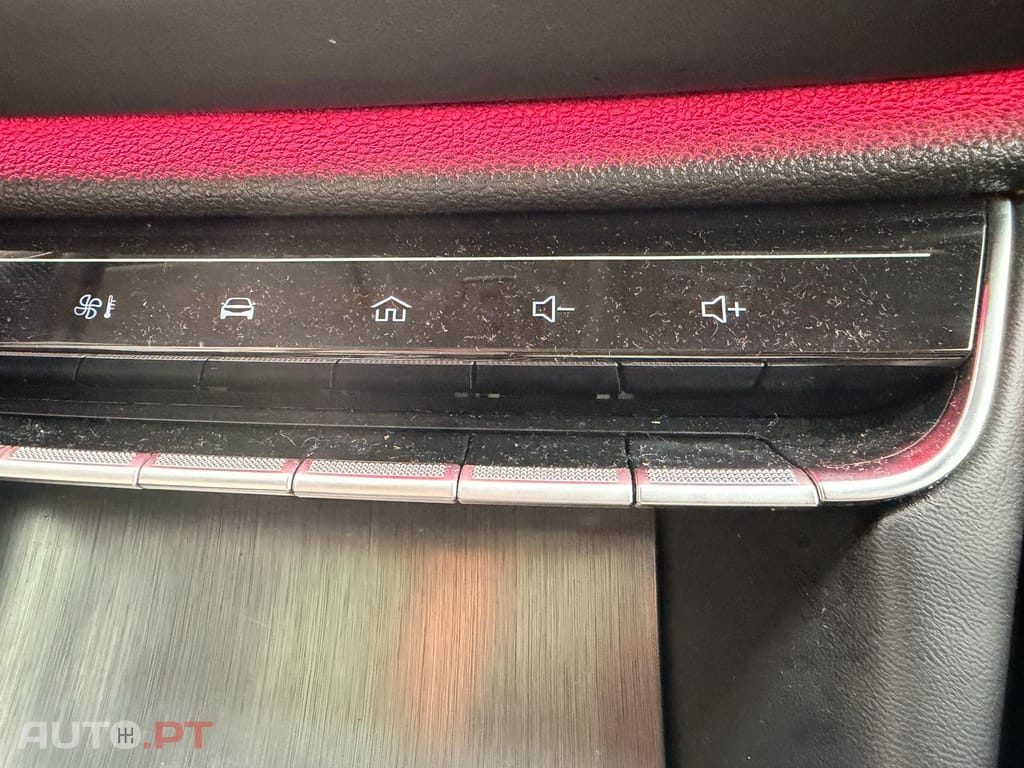 MG EHS PHEV Hybrid Luxury