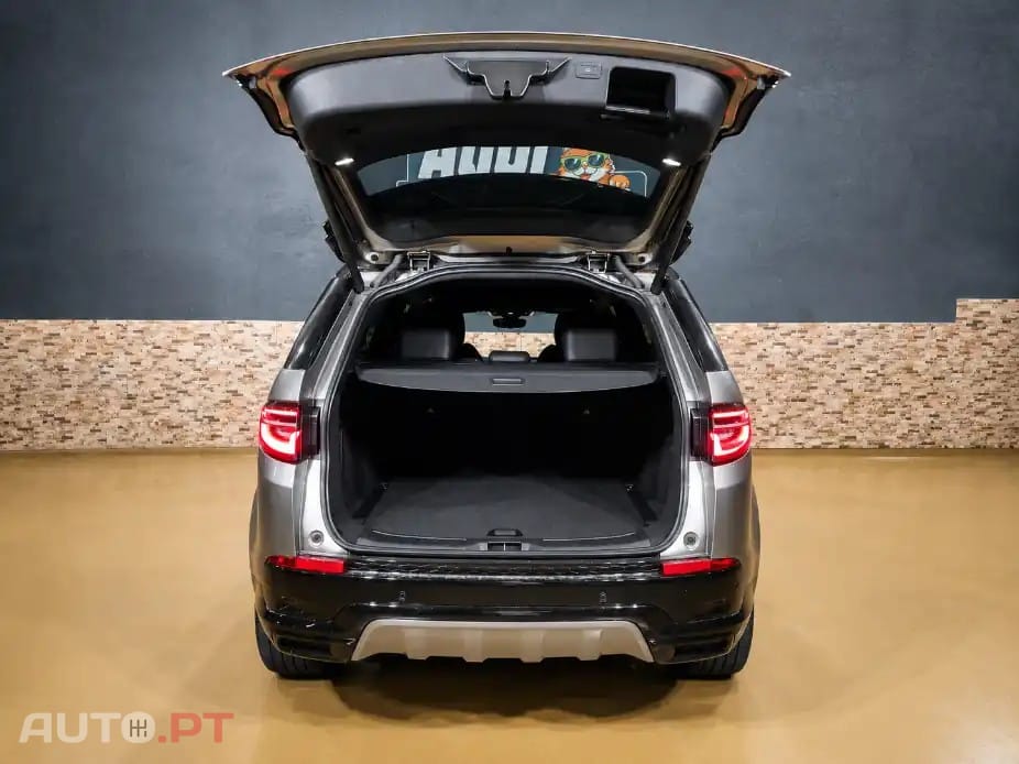 Land Rover Discovery Sport 1.5 I3 P300e AWD R-Dynamic HSE — fotografia 7