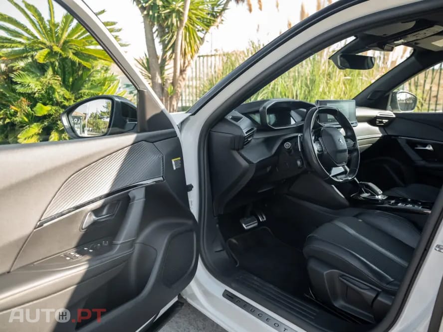 Peugeot 2008 1.2 PureTech GT Line EAT8