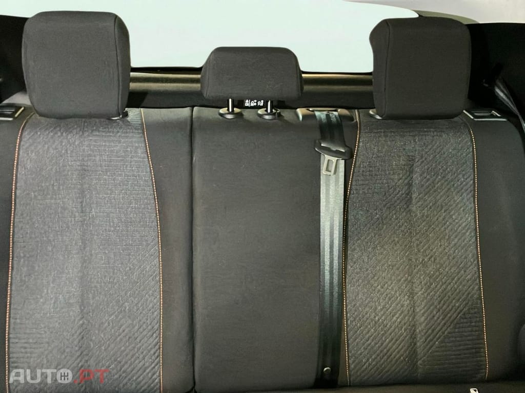 Peugeot 208 1.2 Hybrid Allure e-DCS6