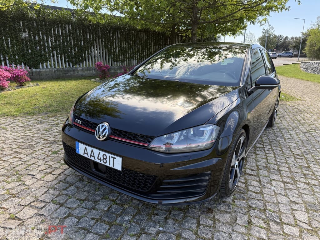 Volkswagen Golf 2.0 TSI GTI DSG