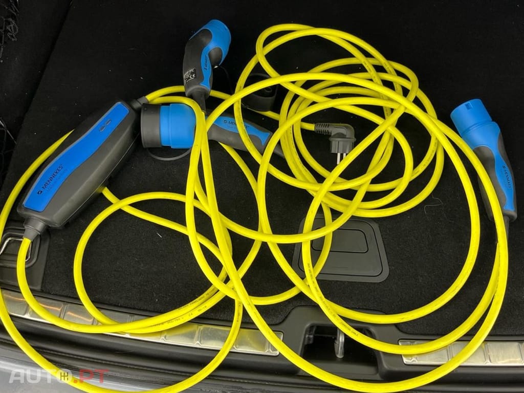 Volvo XC60 2.0 T8 PHEV Momentum Plus AWD