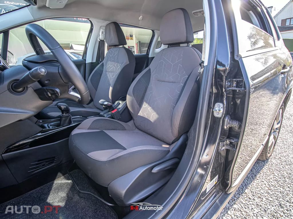 Peugeot 2008 1.2 VTi Active