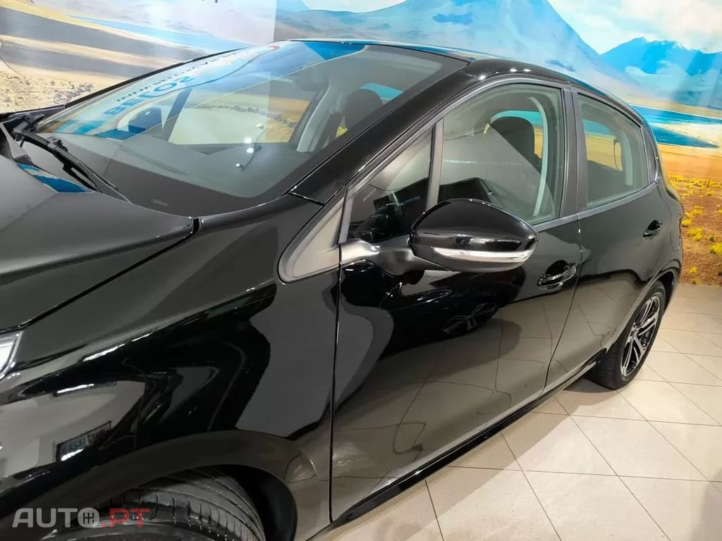 Peugeot 208  Puretech 82 Start Stop Style