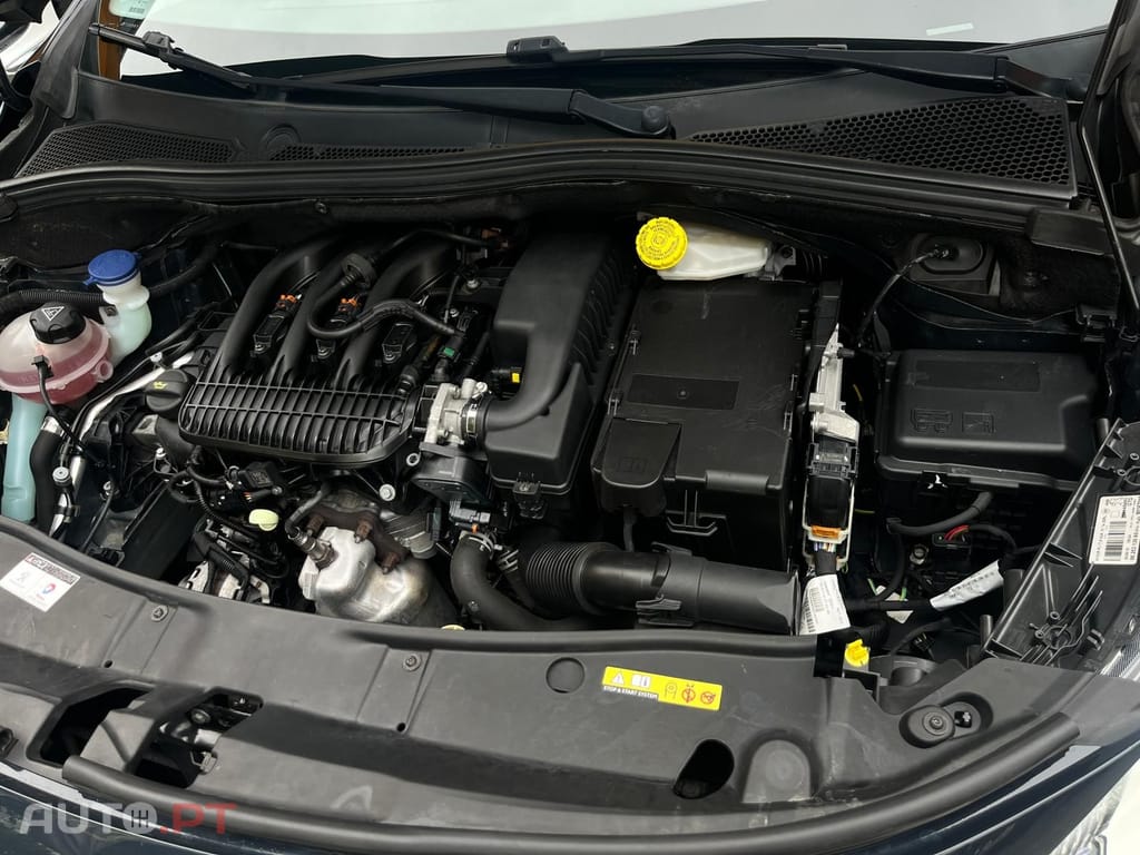 Peugeot 2008 1.2 e-VTi Style