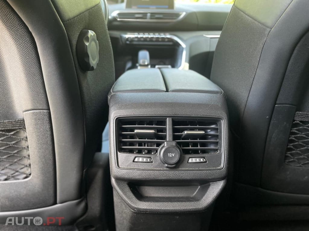Peugeot 5008 1.5 BlueHDi Allure Pack EAT8 — fotografia 15